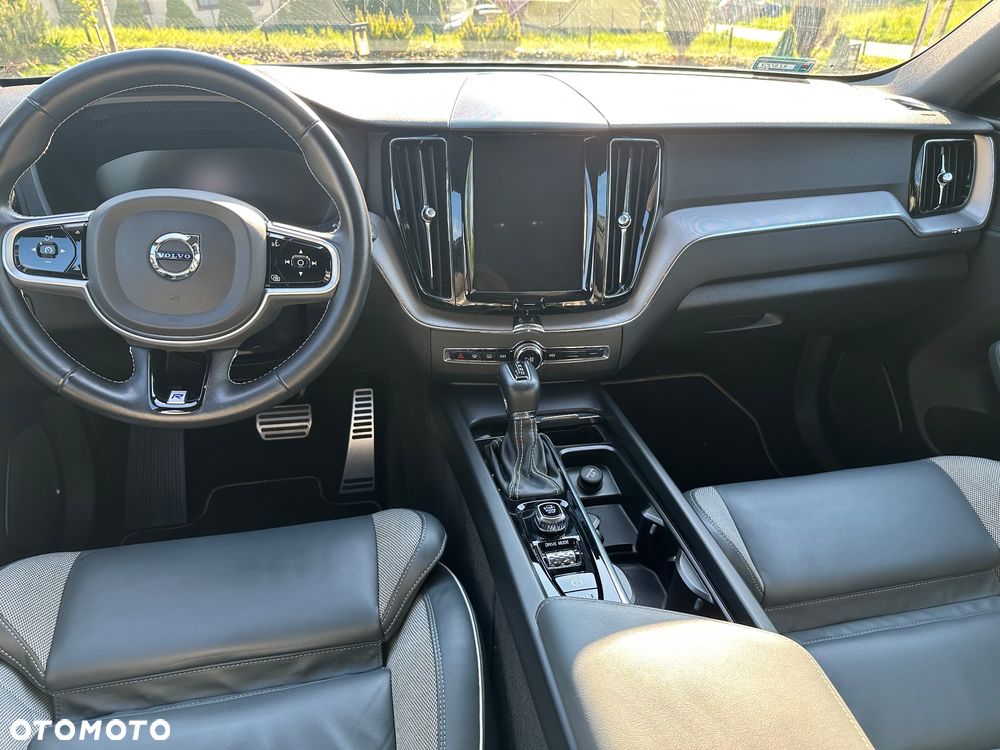 Volvo XC 60 D4 SCR R-Design - 9