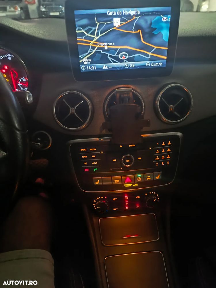 Mercedes-Benz CLA Shooting Brake 180 d 7G-DCT Peak Edition - 29