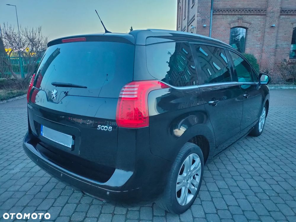 Peugeot 5008 2.0 HDi Allure 7os - 23