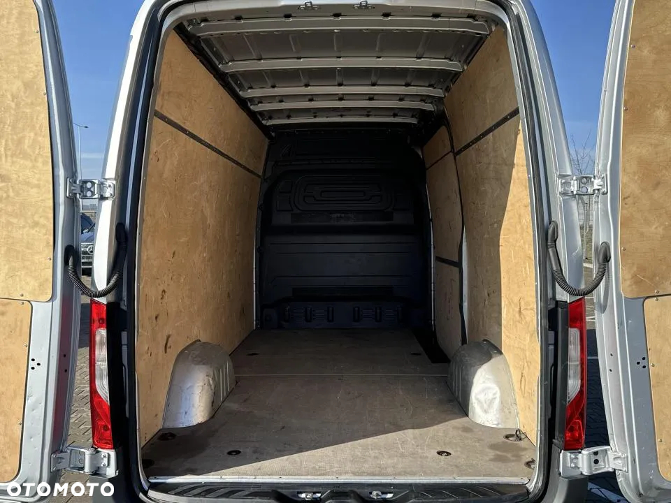 Mercedes-Benz Sprinter - 18