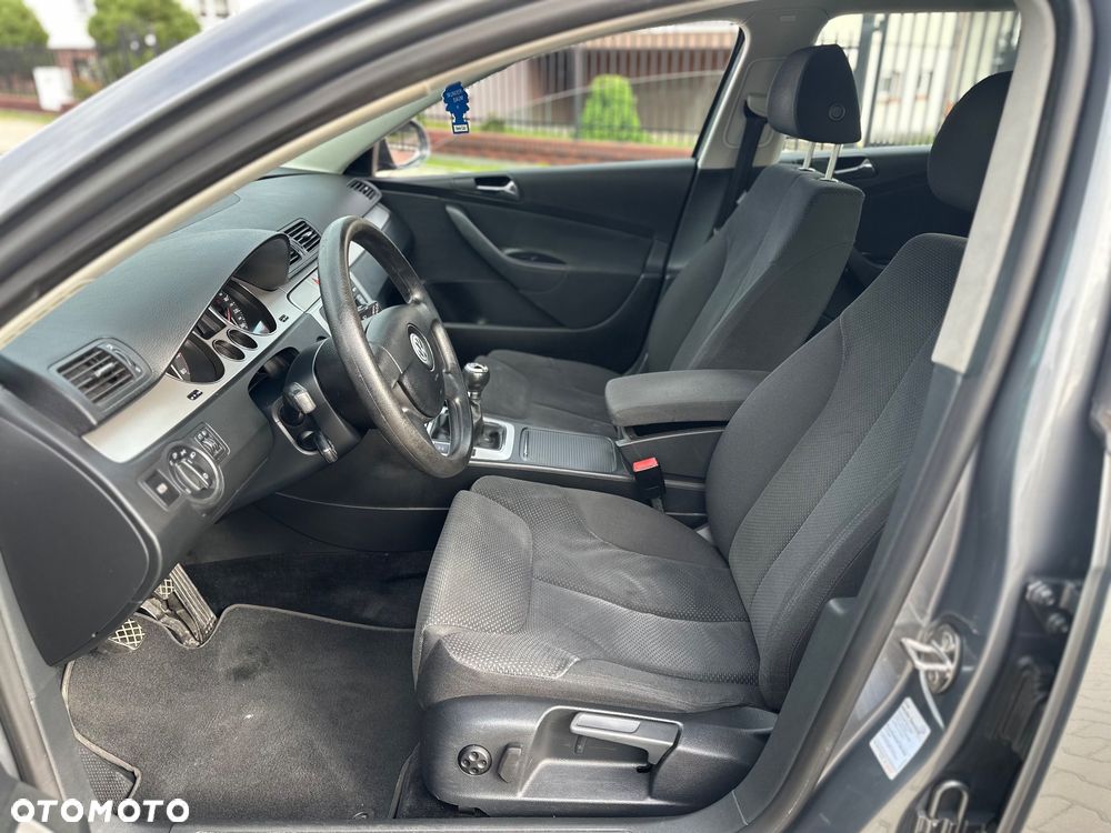 Volkswagen Passat - 27