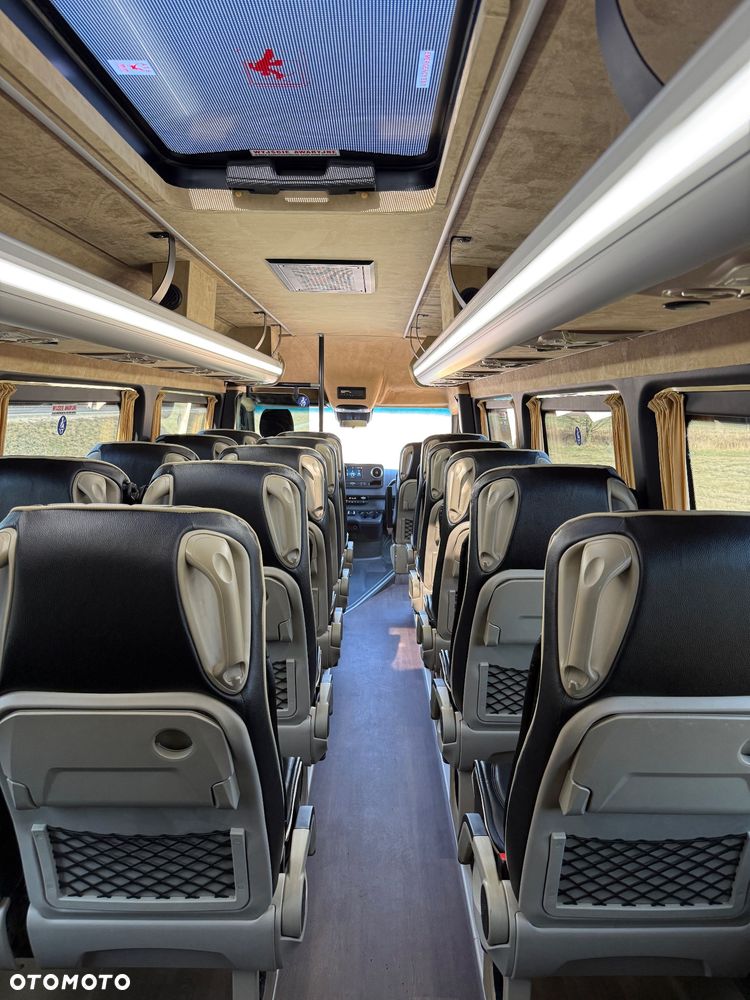 Mercedes-Benz Sprinter 519 - 30