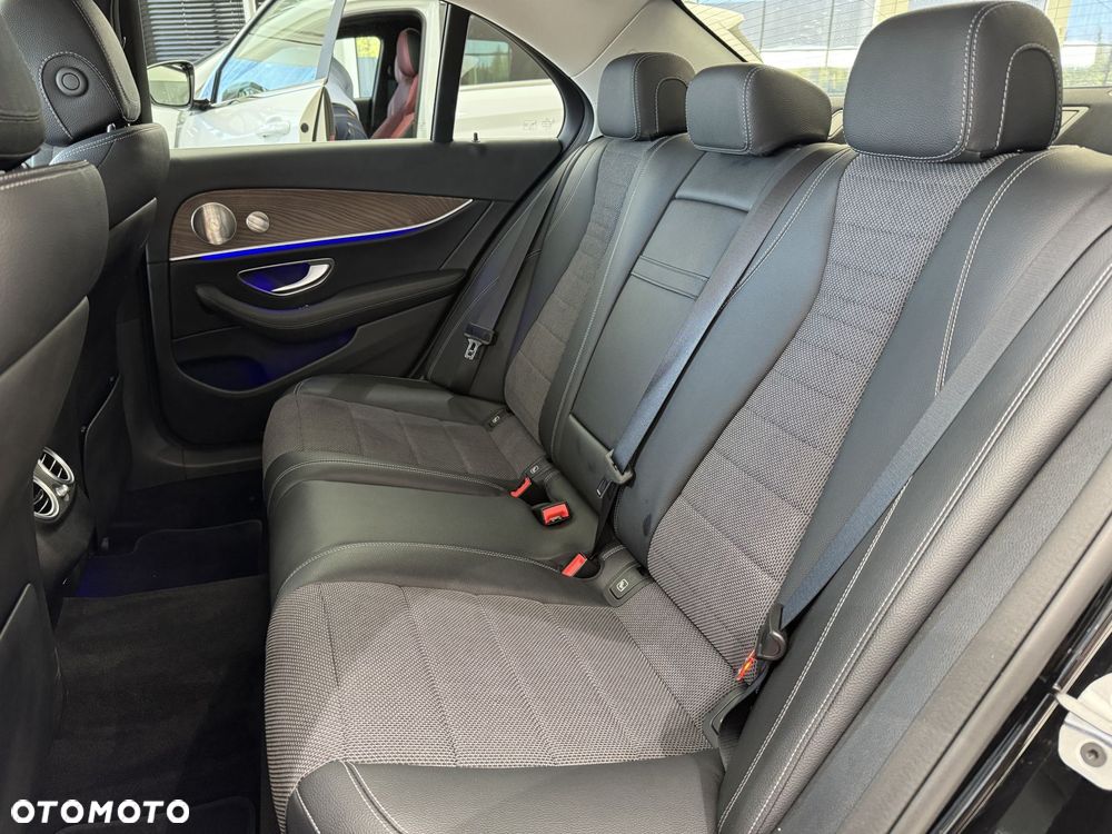 Mercedes-Benz Klasa E 220 d 4-Matic Avantgarde - 13