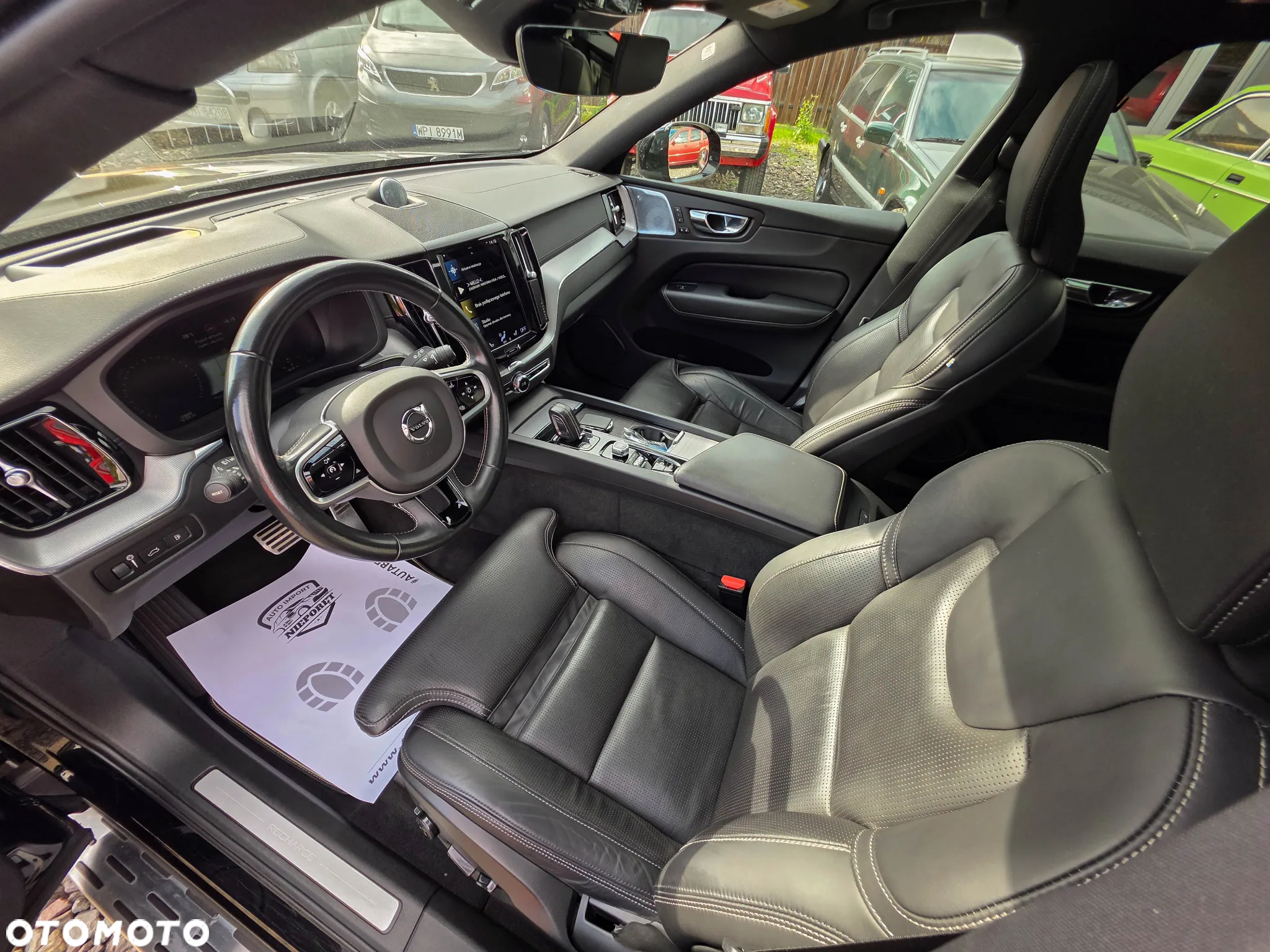Volvo XC 60 T6 Plug-In Hybrid AWD R-Design - 9