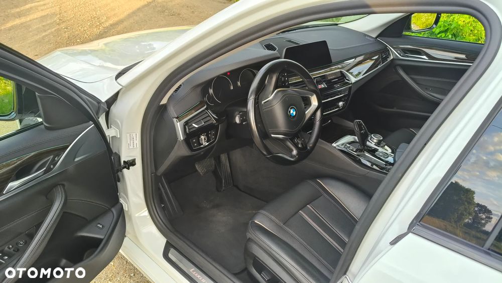 BMW Seria 5 520d Luxury Line sport - 10