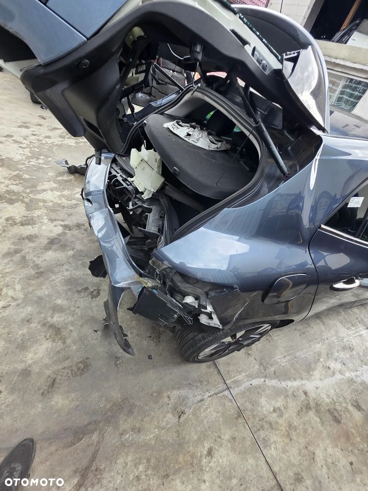 Renault Megane ver-1-4-16v-tce-bose-edition - 13