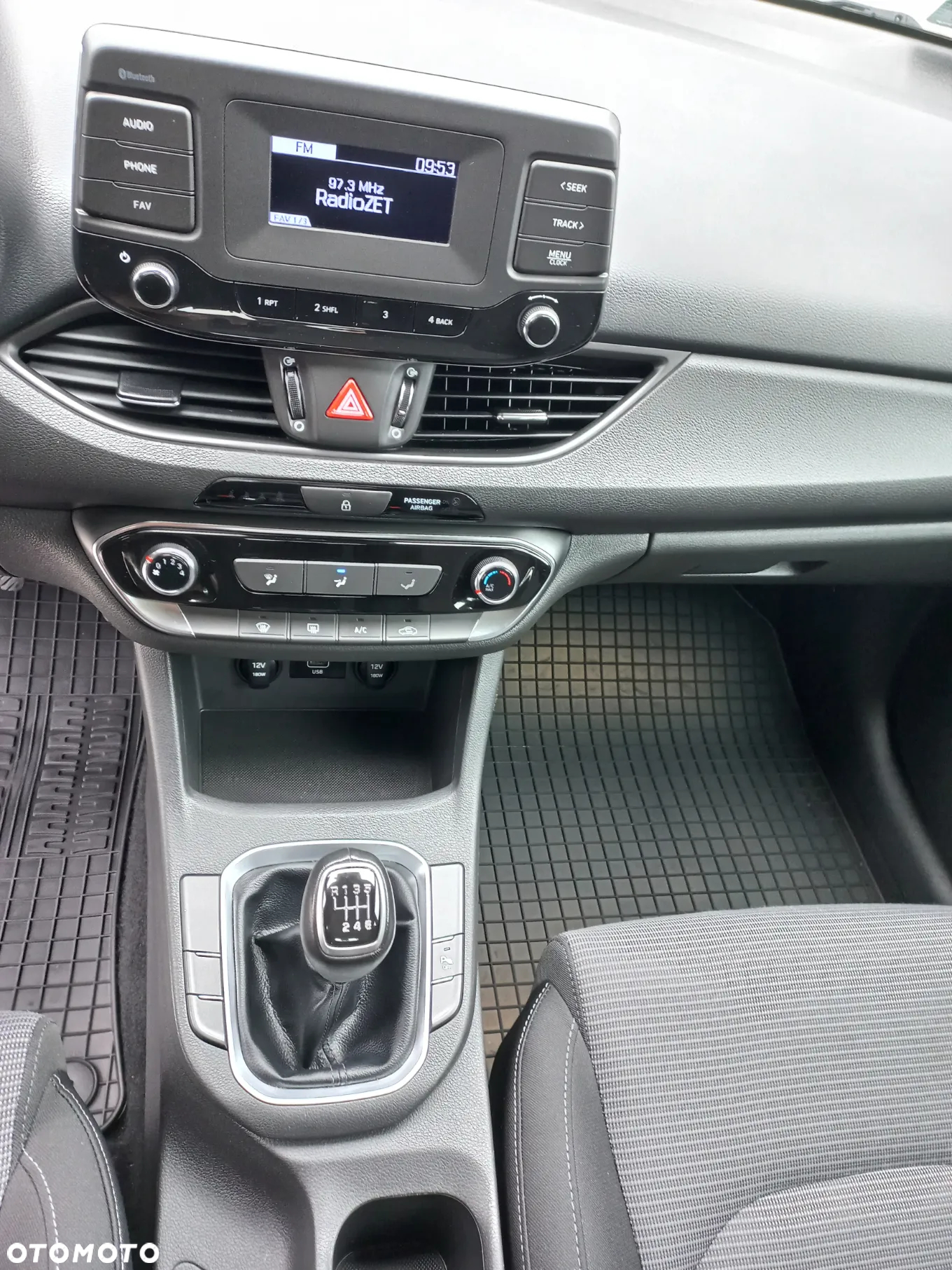 Hyundai i30 1.5 DPI Classic + - 33