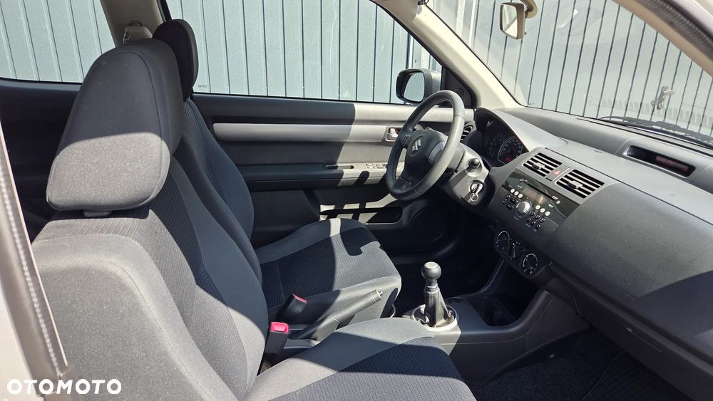 Suzuki Swift 1.3 Sakura - 15