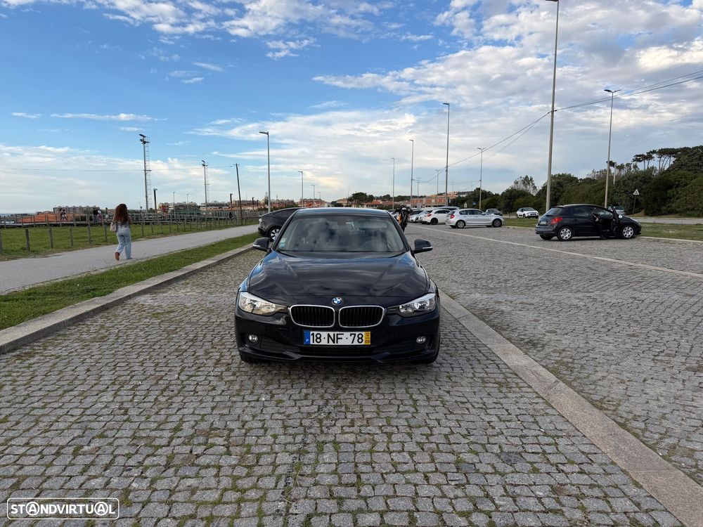 BMW 320 d Auto Exclusive - 4