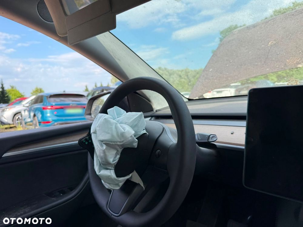 Tesla Model Y Long Range RWD - 10