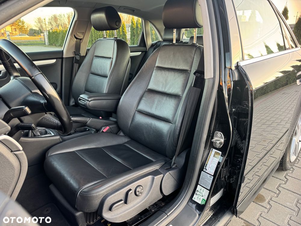 Audi A4 Limousine - 13