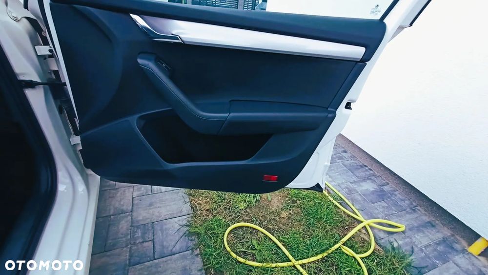 Skoda Octavia 1.6 TDI 4x4 Ambition - 9