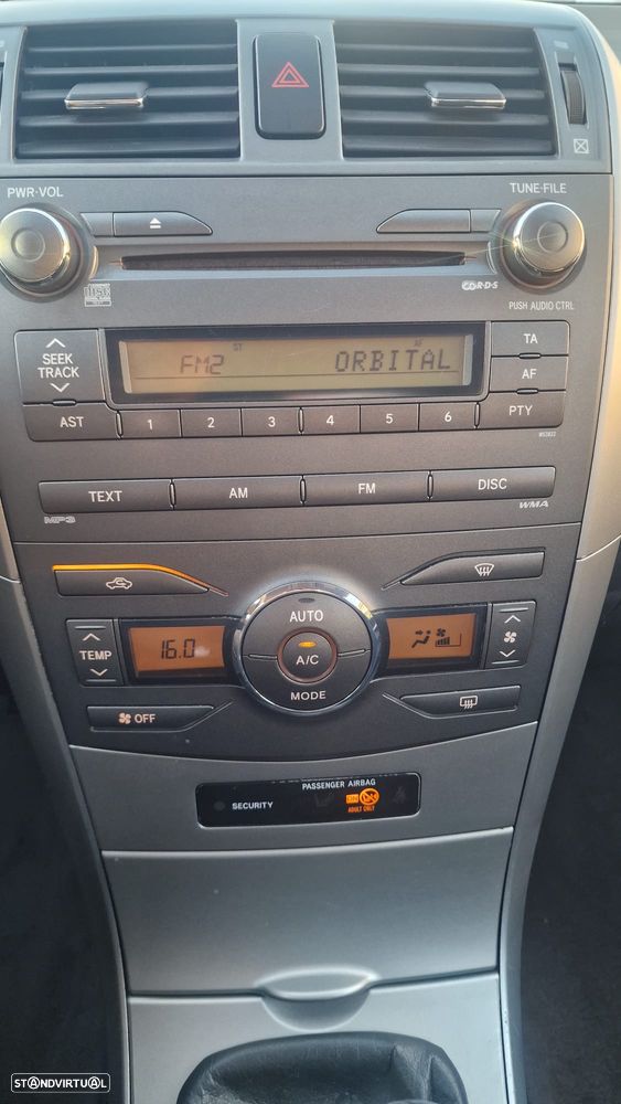 Toyota Corolla 1.4 D-4D Comfort - 11