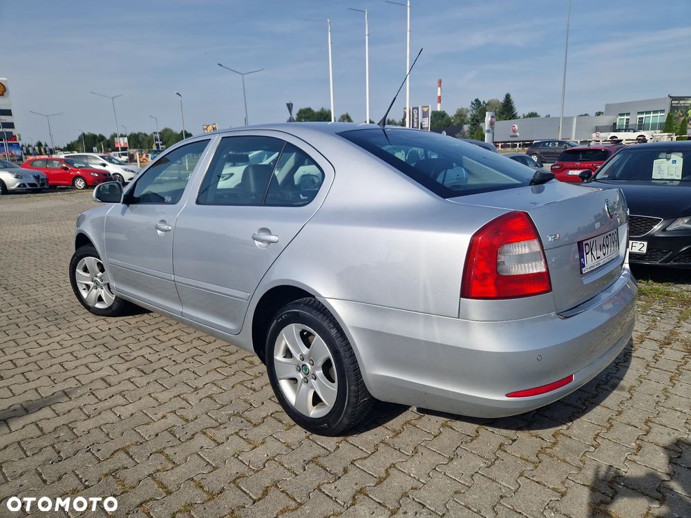 Skoda Octavia 2.0 TSI DSG RS - 5