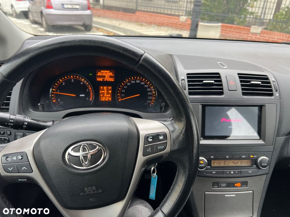 Toyota Avensis 2.0 D-4D Luna - 13