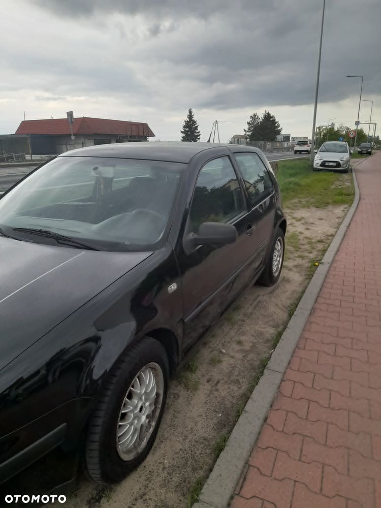 Volkswagen Golf - 3