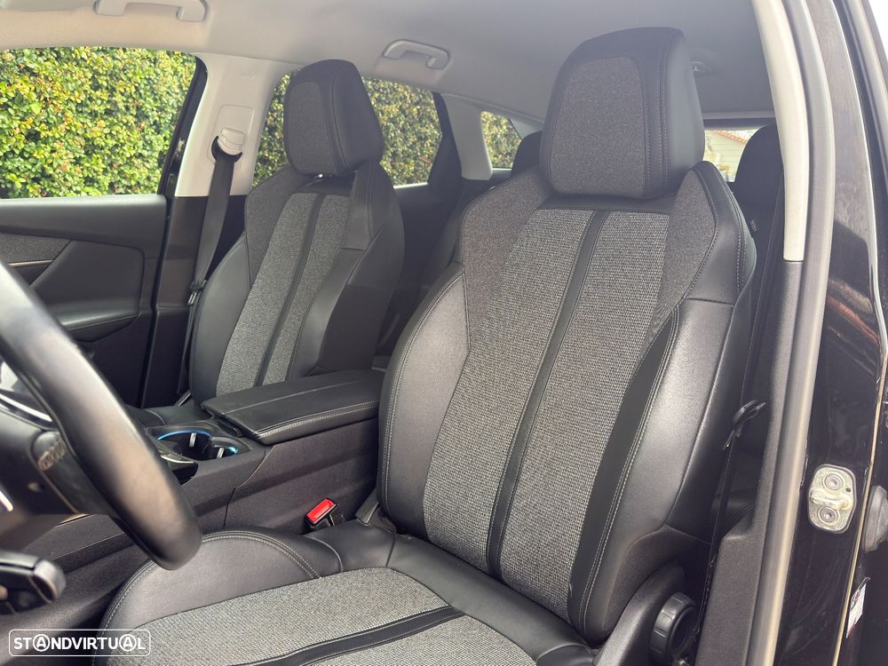 Peugeot 3008 1.2 PureTech Allure Pack EAT8 - 8