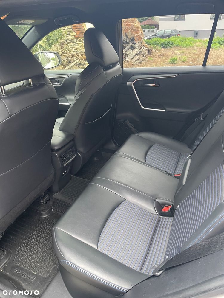 Toyota RAV4 - 6
