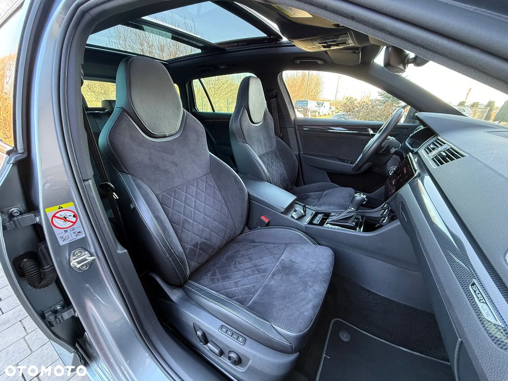 Skoda Superb Combi 2.0 TDI DSG SportLine - 11
