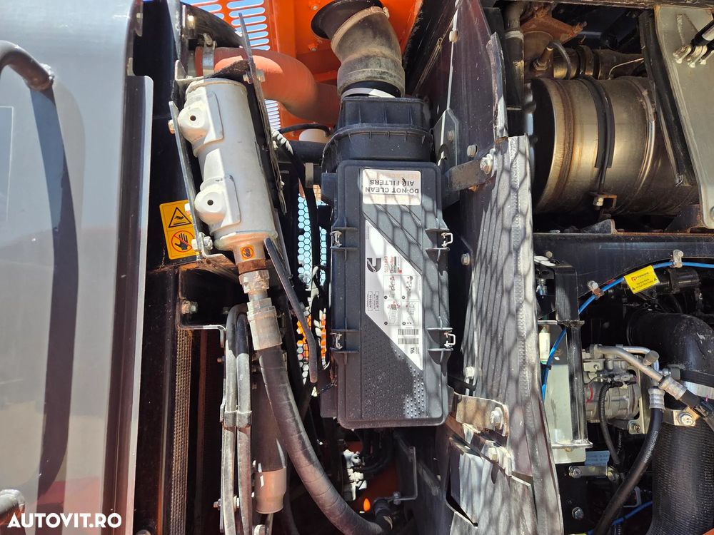 Hitachi ZW180-6, 2019, 6.049h, FULL OPTION, Gresare automataz, Cupa NOUA 3mc, anvelope L5 90% bune, Cantar, Joystick, inst hidr suplimentara, Masa operationala 17t, motor 129kW, basculeaza la 4m,Camera spate,Posibilitate leasing 3 ani-PROMOTIE -96900 EUR+Tva - 39