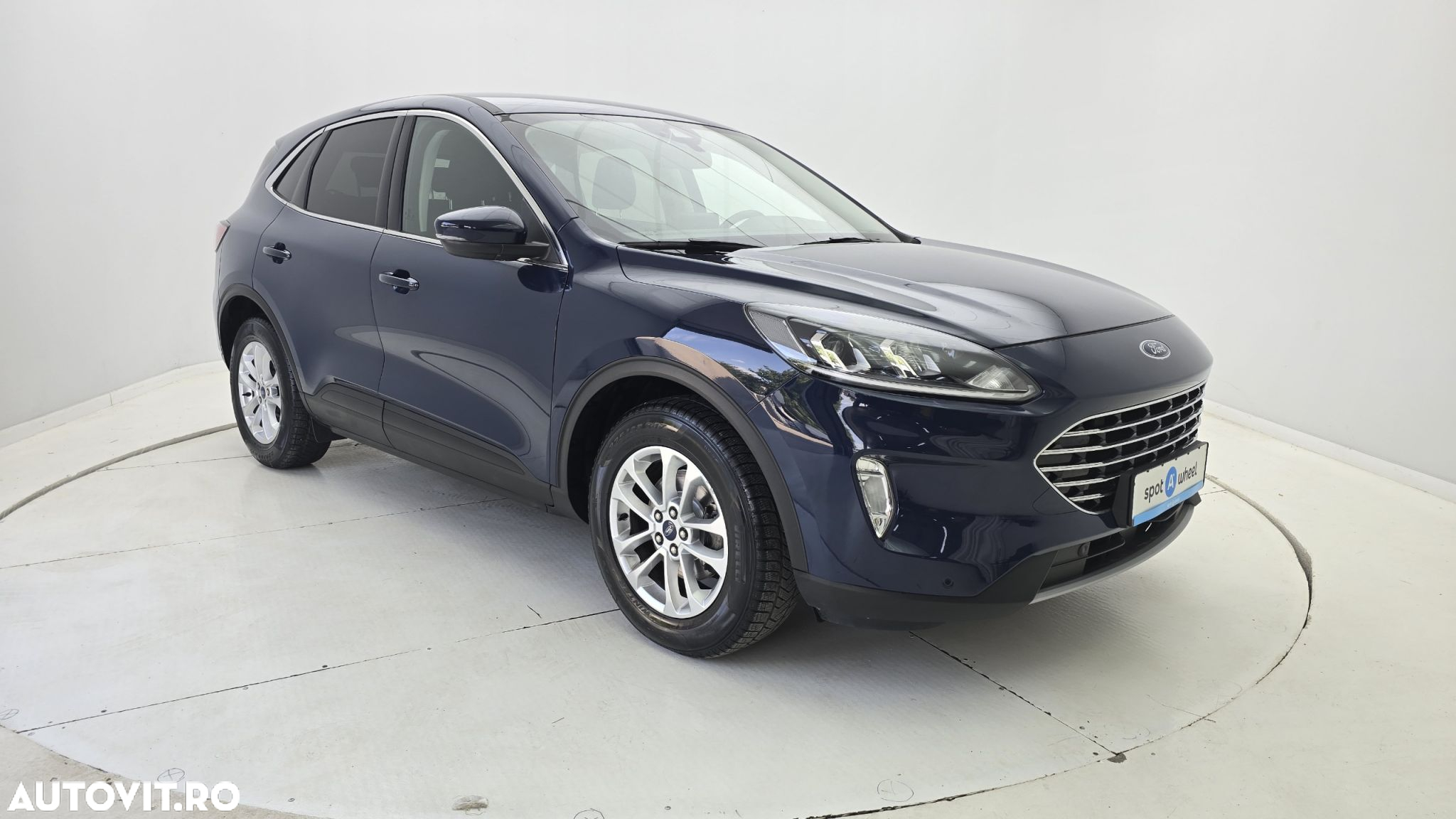 Ford Kuga - 4