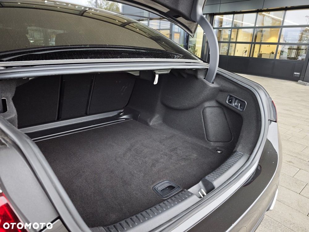 Mercedes-Benz Klasa E 220 d mHEV 4-Matic AMG 9G-Tronic - 33