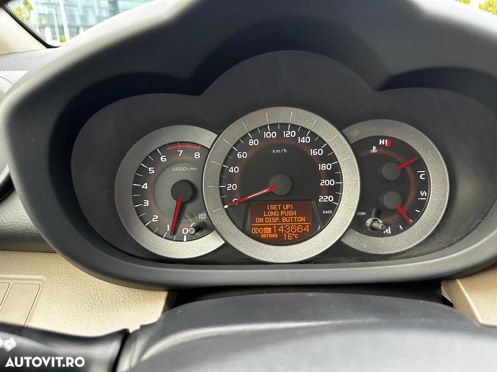Toyota RAV4 2.0 Aut Luxury City - 15