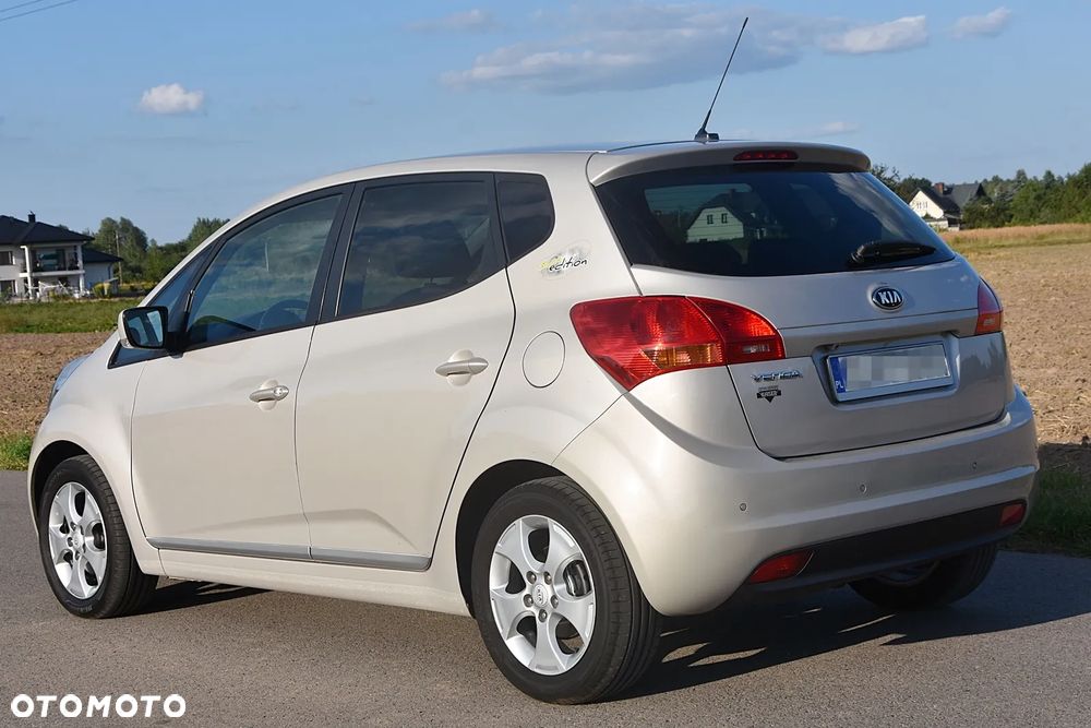 Kia Venga 1.6 L - 4