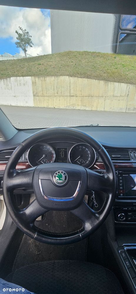 Skoda Superb 2.0 TDI Ambition DSG - 6