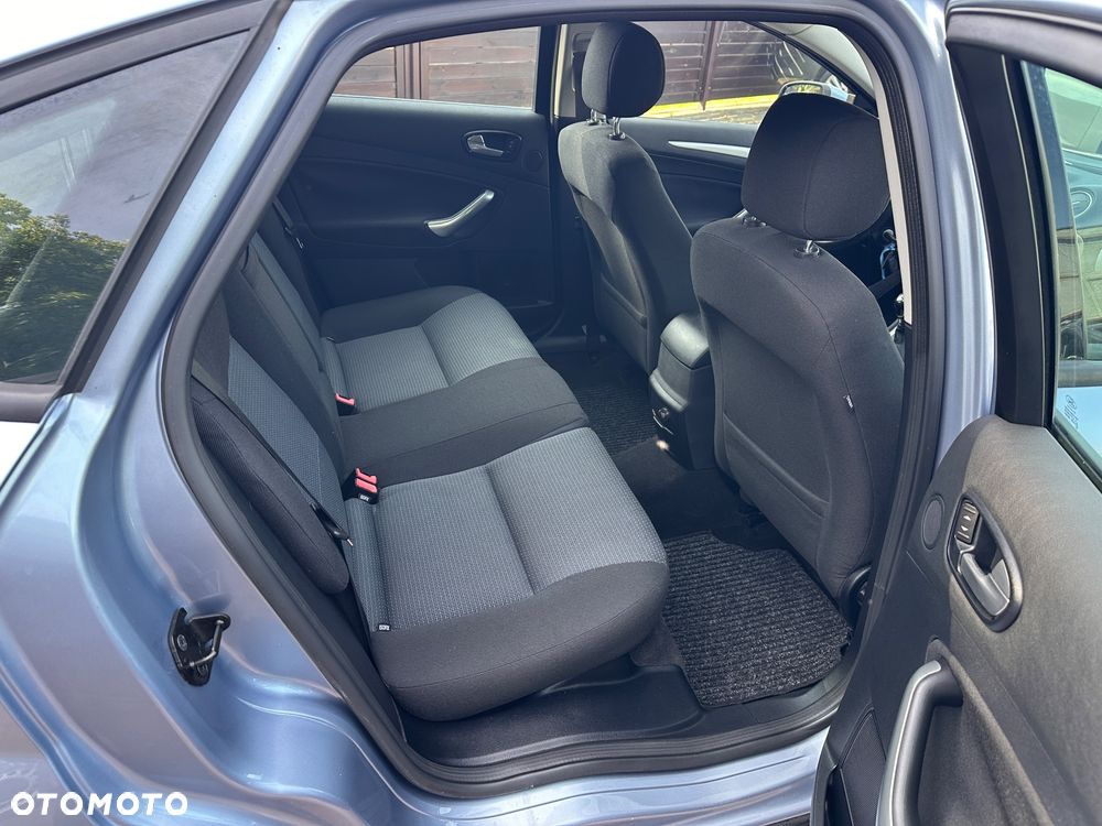 Ford Mondeo 1.6 Ambiente - 15