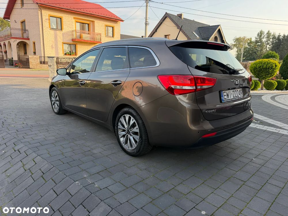 Kia Ceed 1.6 GDI ISG Dream-Team Edition - 4