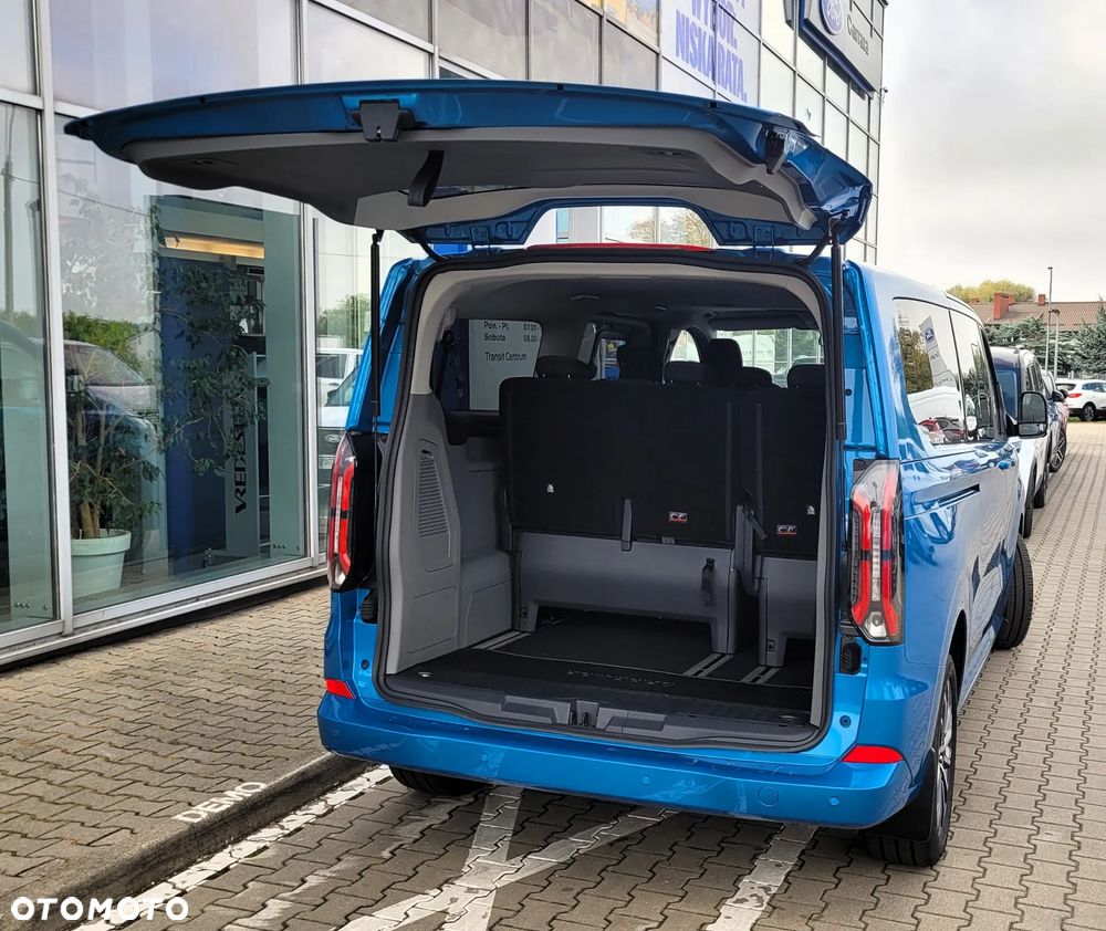 Ford Tourneo Custom - 8