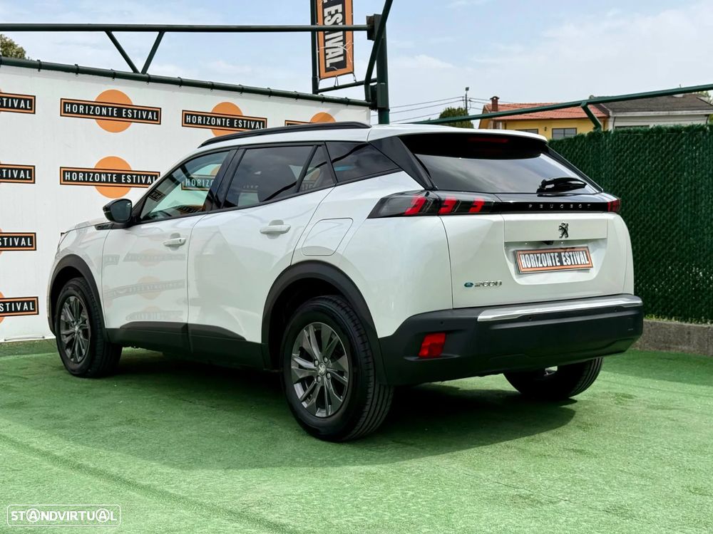 Peugeot e-2008 50 kWh SE Style - 11
