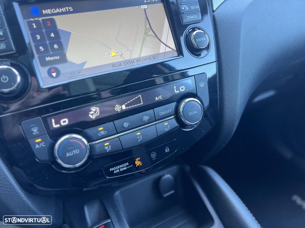 Nissan Qashqai 1.5 dCi N-Connecta - 12