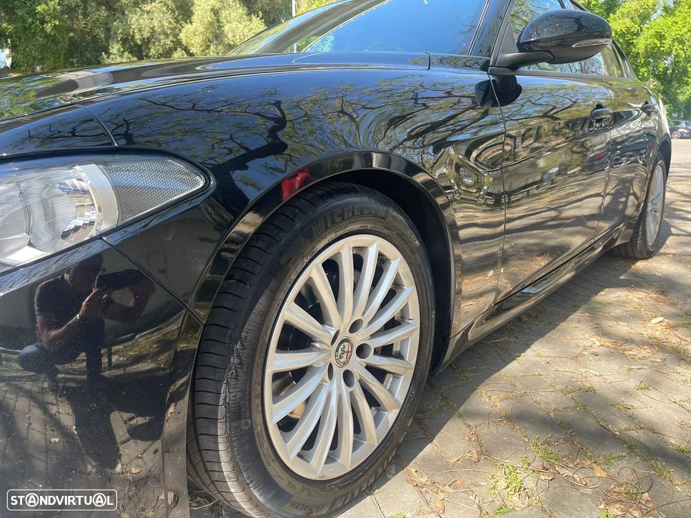 Alfa Romeo Giulia 2.2 D AT8 - 23