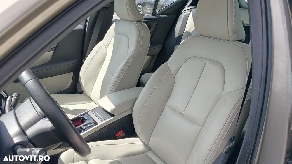Volvo XC 40 B4 AT8 AWD Mild Hybrid Inscription - 10