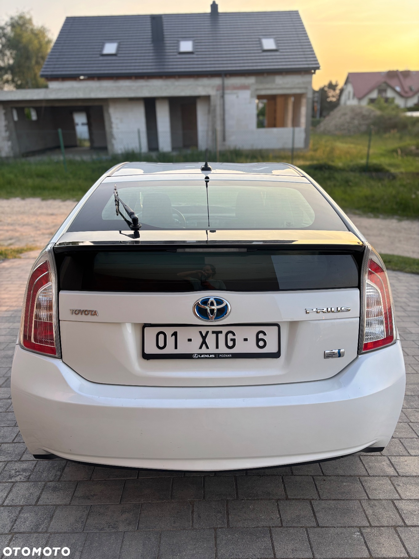 Toyota Prius 1.8 HSD Prestige - 11