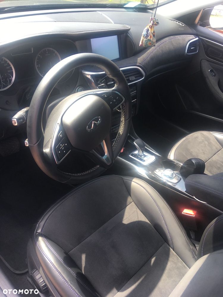 Infiniti Q30 1.5d Business Executive 7DCT - 6
