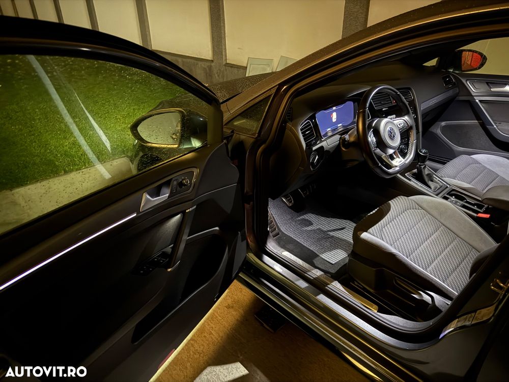 Volkswagen Golf - 35