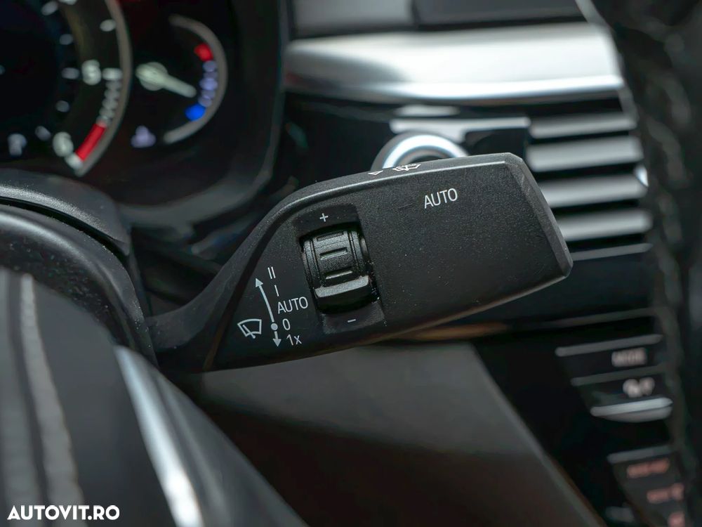 BMW Seria 5 530d xDrive Aut. Luxury Line - 31