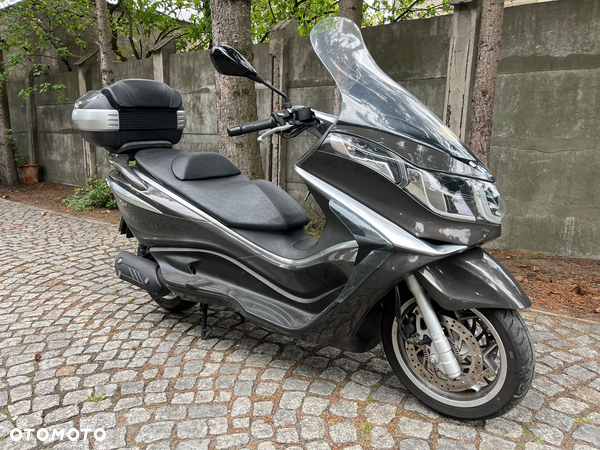 Piaggio X10
