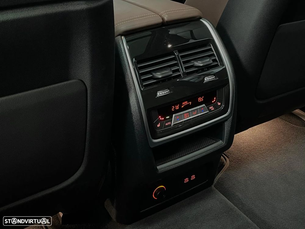 BMW X7 M M60i Pack Desportivo Pro - 35