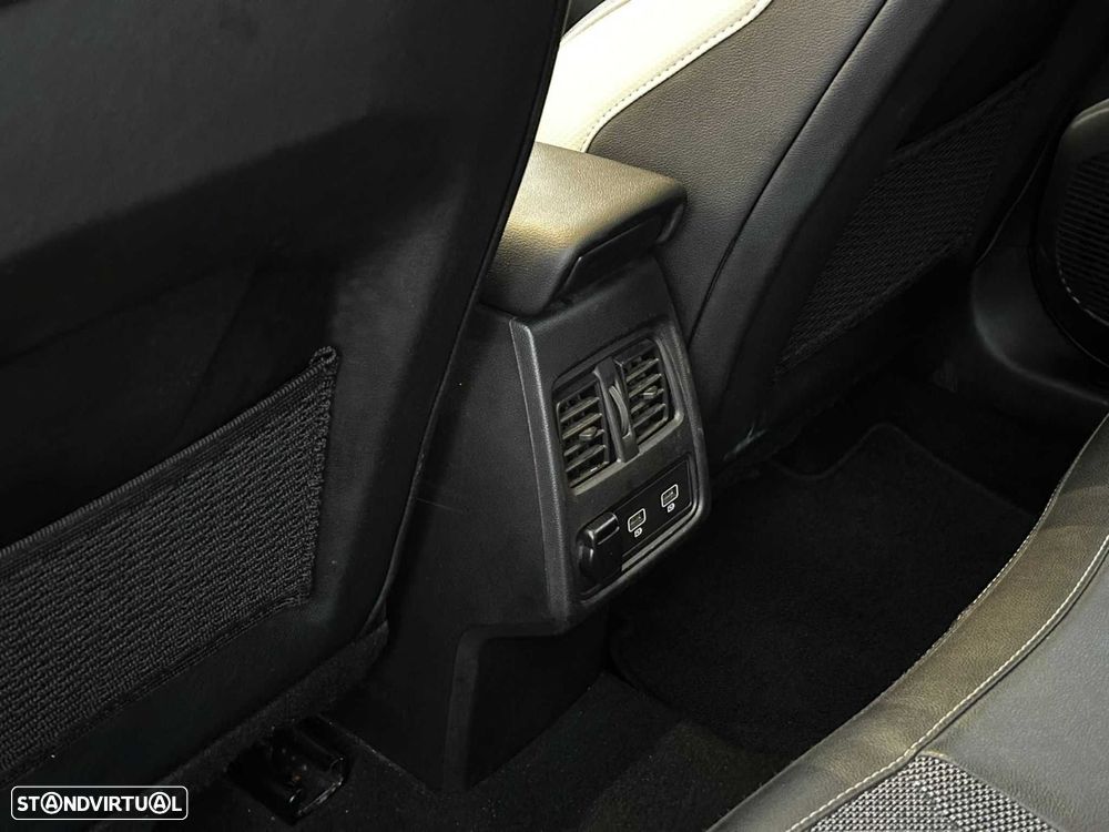 Renault Captur 1.0 TCe Exclusive - 18