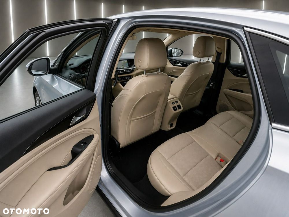 Opel Insignia - 13