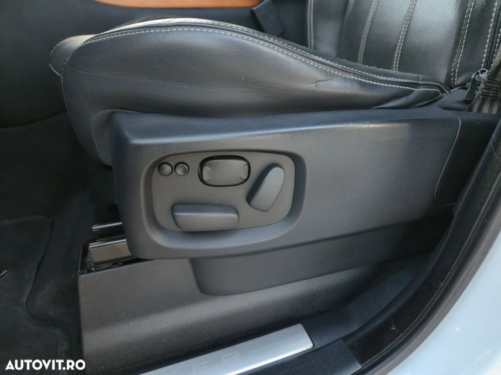 Land Rover Range Rover Sport 3.0 TDV6 HSE - 35