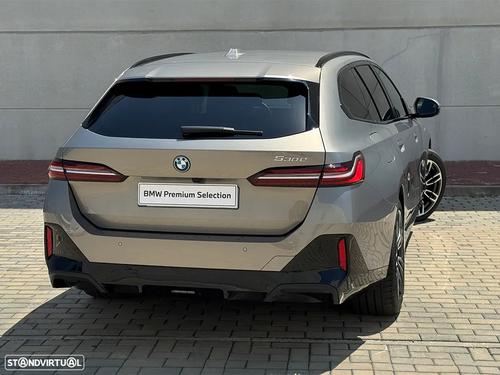 BMW 530 e Pack Desportivo M - 4