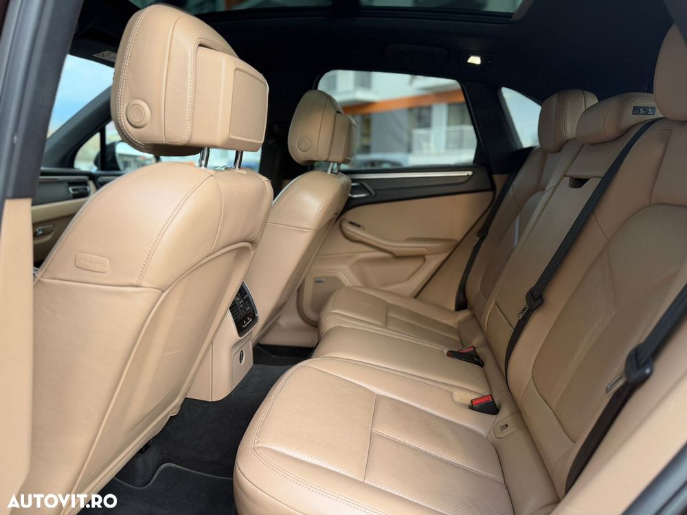 Porsche Macan Standard - 12