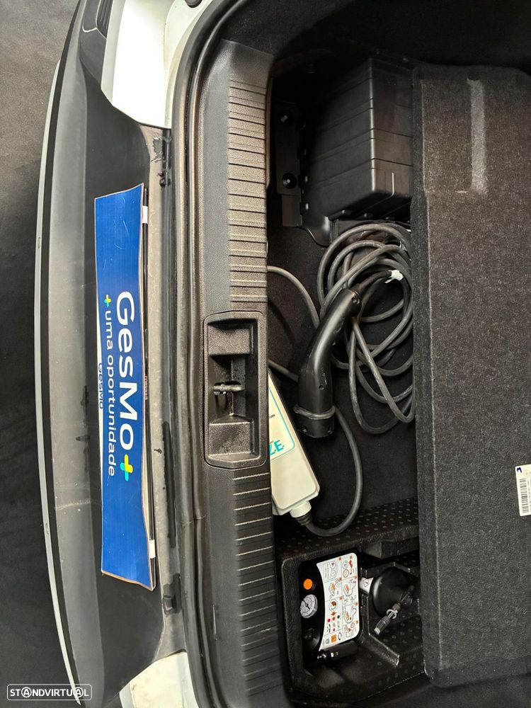 Renault Captur 1.6 E-Tech Plug-In Intens - 38