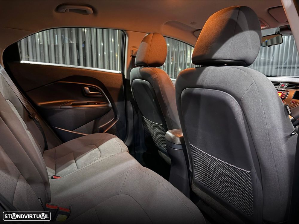 Kia Rio 1.4 CRDi EX - 25