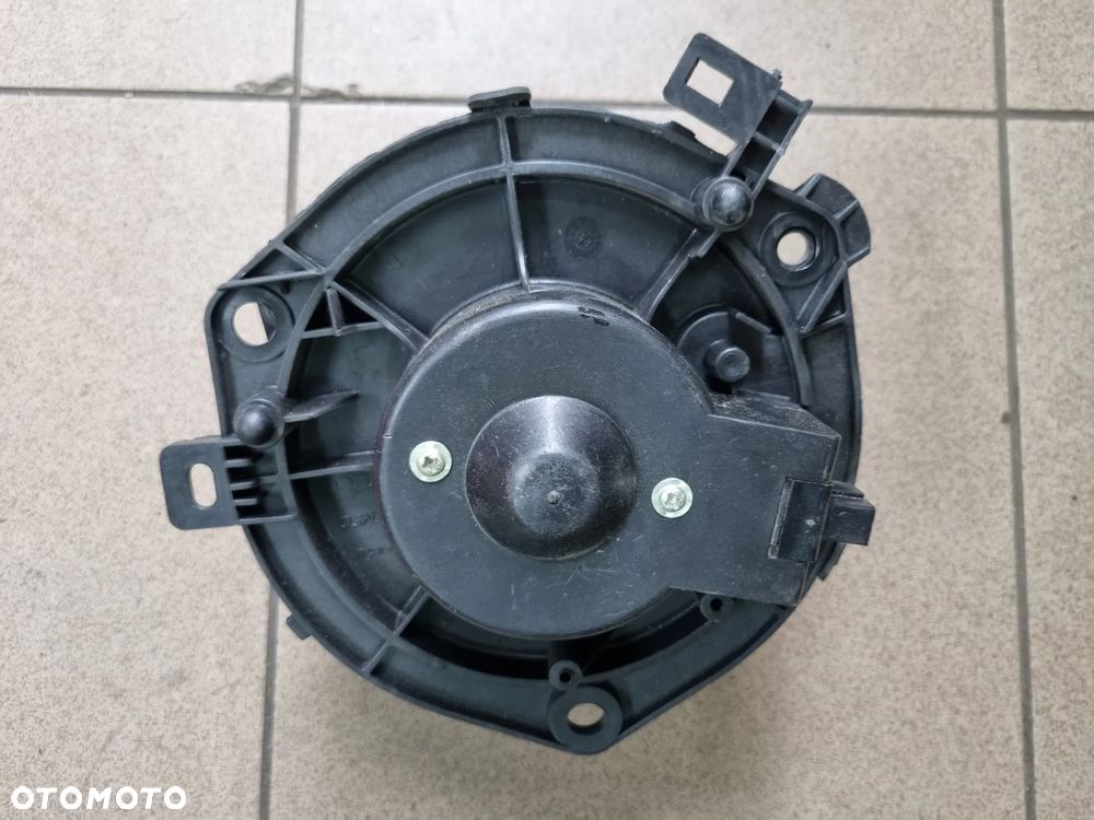 WENTYLATOR KABINY IVECO DAILY IV  06-13r. - 1